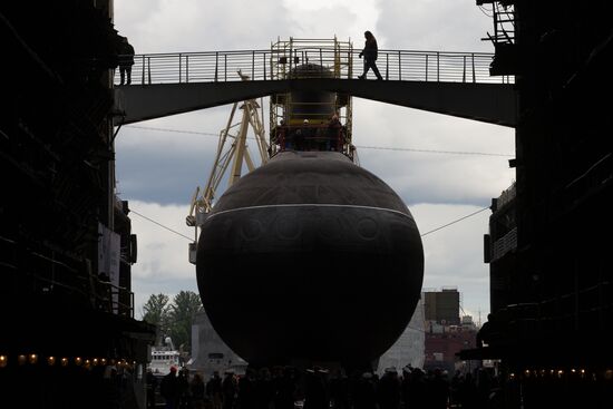 Diesel and electric submarine Rostov-on-Don launched
