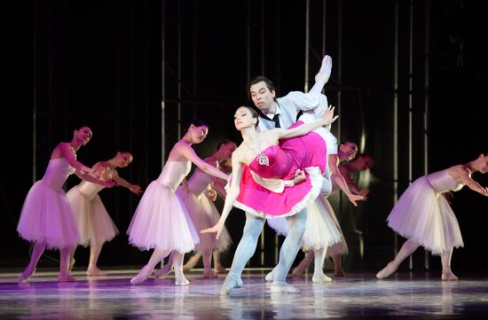 Dress rehearsal of Tsvetodelika ballet in Yekaterinburg