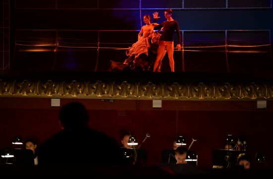 Dress rehearsal of Tsvetodelika ballet in Yekaterinburg