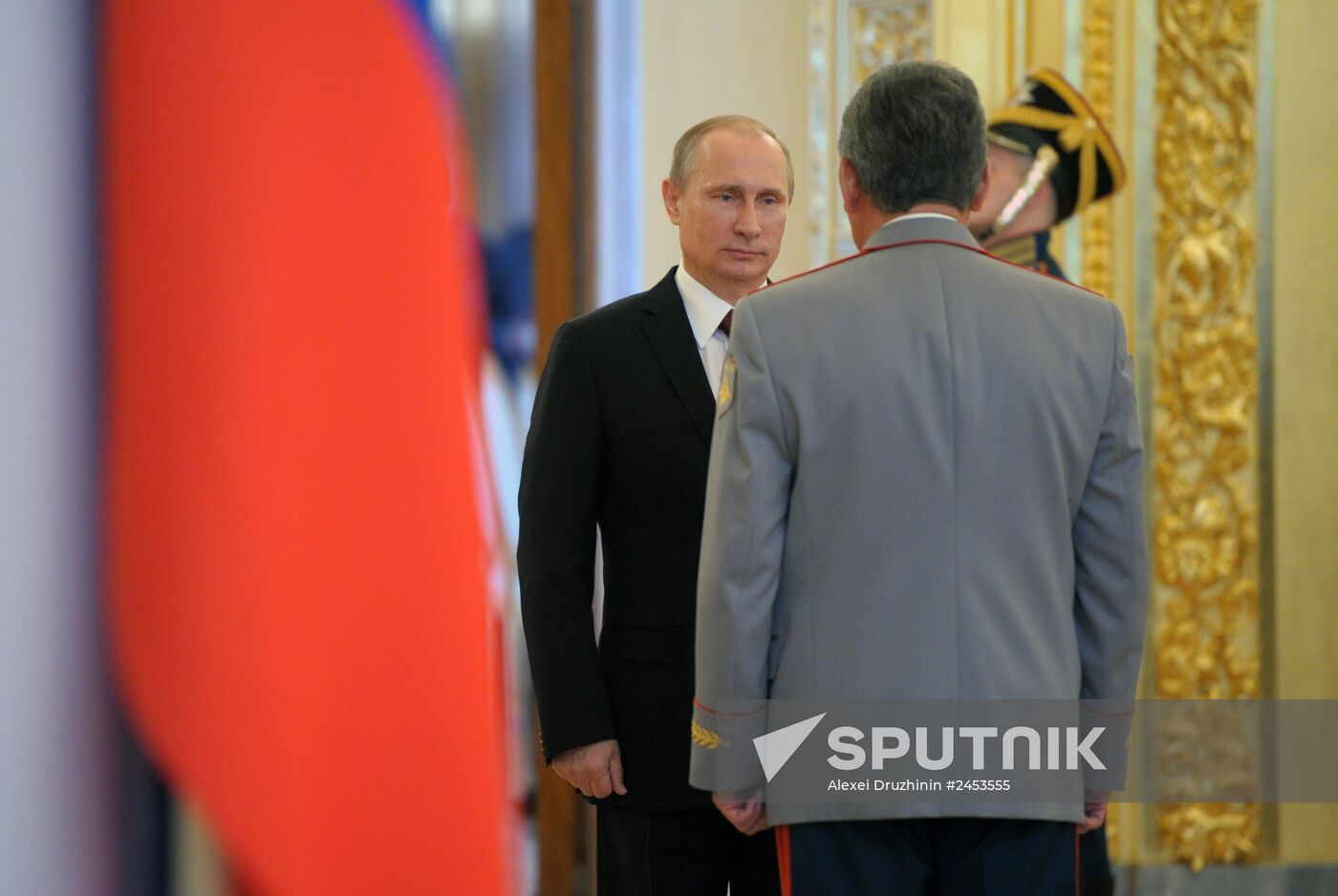 Putin holds reception for graduates of military academies