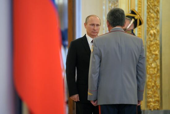 Putin holds reception for graduates of military academies