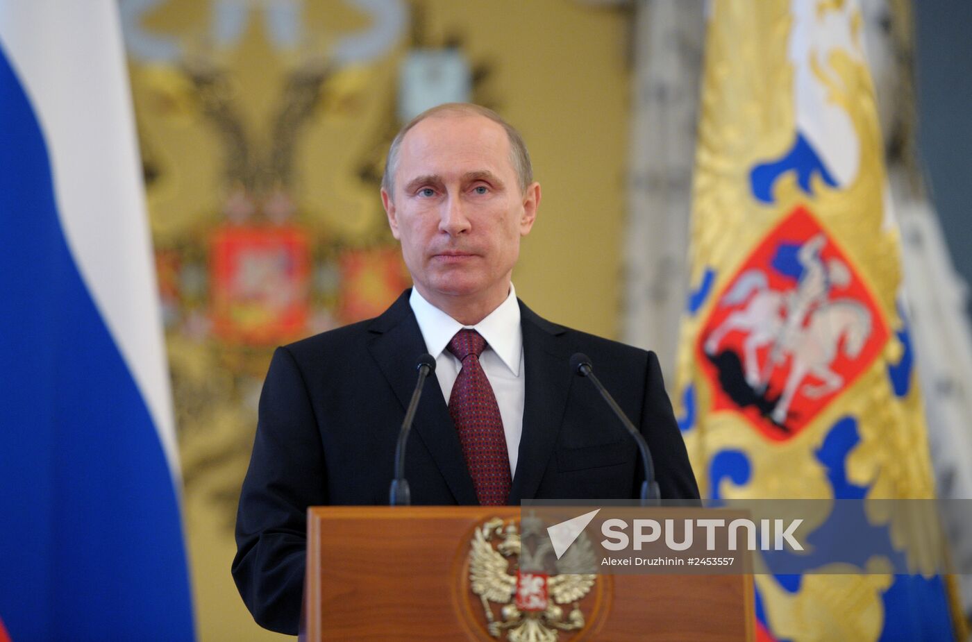 Putin holds reception for graduates of military academies
