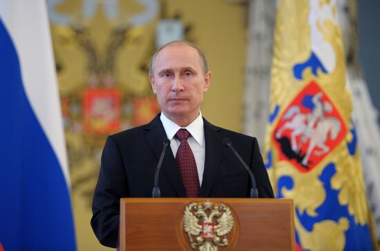 Putin holds reception for graduates of military academies