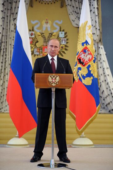 Putin holds reception for graduates of military academies