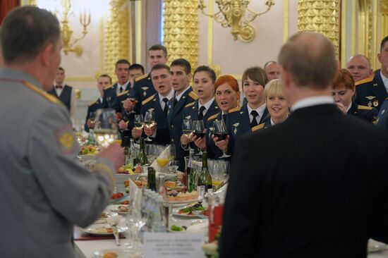 Putin holds reception for graduates of military academies