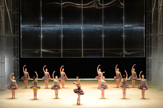Dress rehearsal of Tsvetodelika ballet in Yekaterinburg