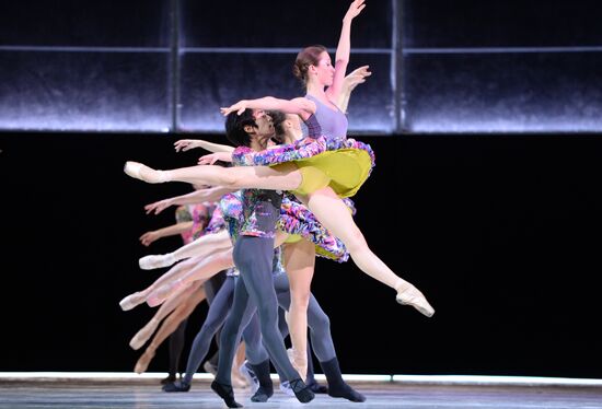 Dress rehearsal of Tsvetodelika ballet in Yekaterinburg