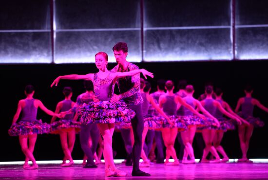 Dress rehearsal of Tsvetodelika ballet in Yekaterinburg