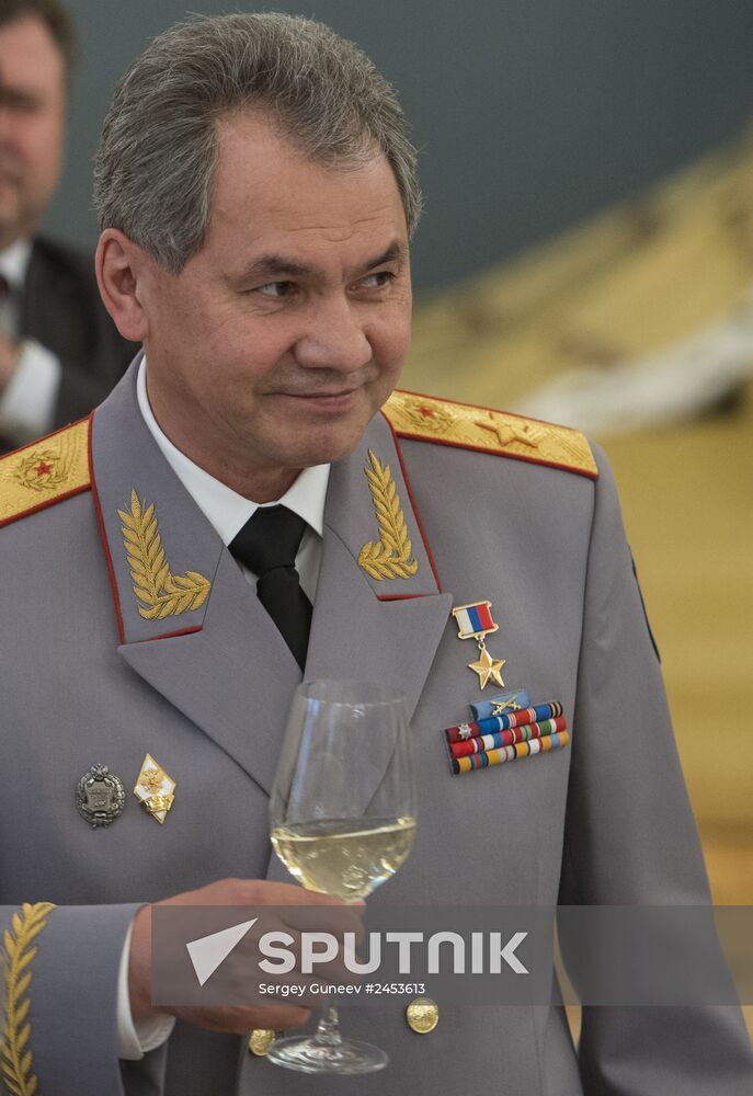 Putin holds reception for graduates of military academies