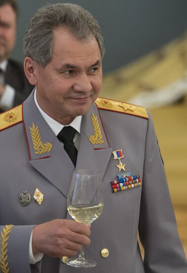 Putin holds reception for graduates of military academies