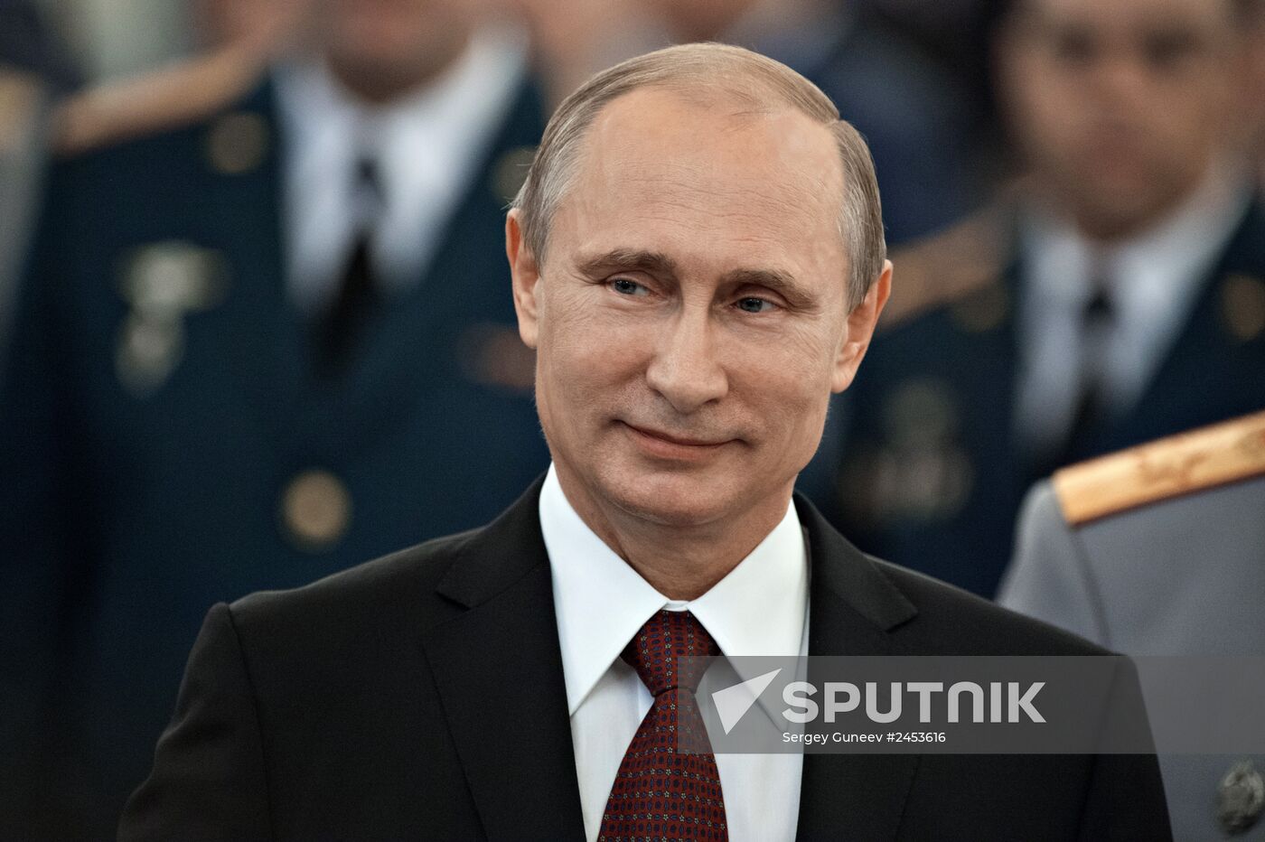 Putin holds reception for graduates of military academies