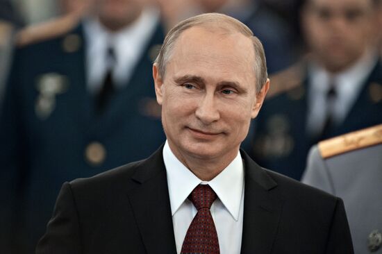 Putin holds reception for graduates of military academies