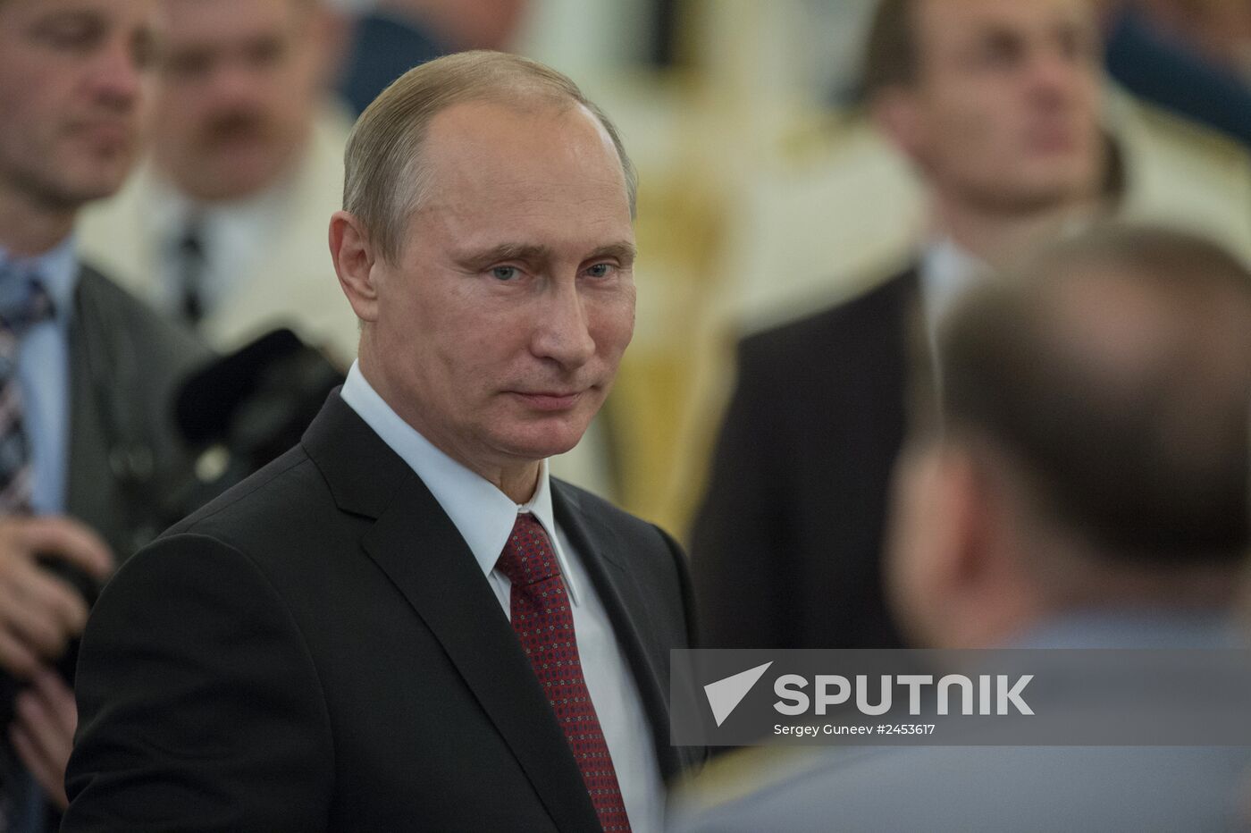Putin holds reception for graduates of military academies