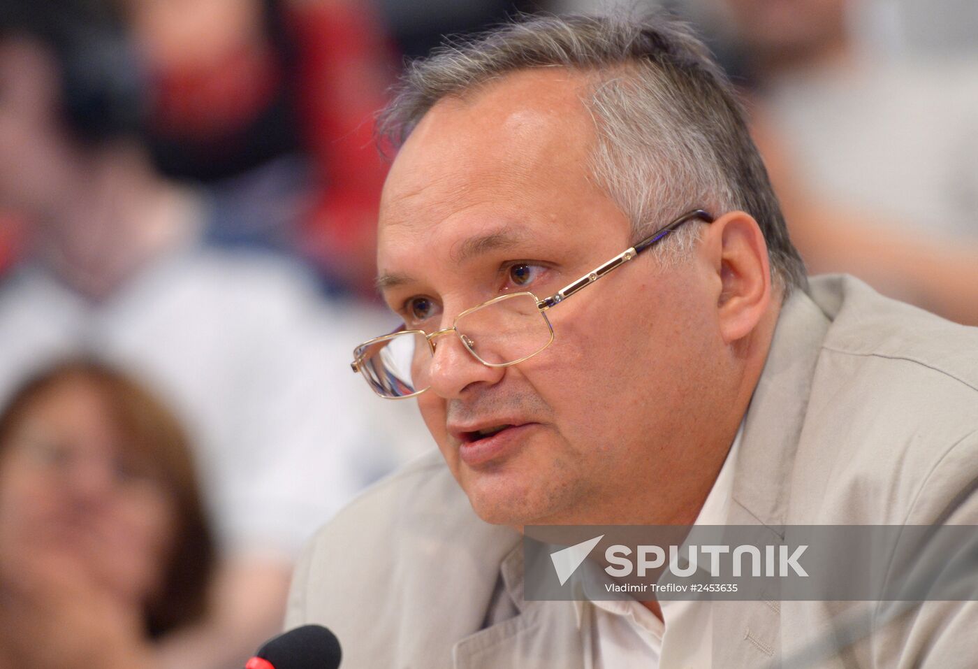 Round table on priorities for governments of Donetsk and Lugansk people's republics