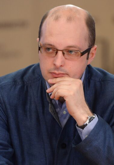 Round table on priorities for governments of Donetsk and Lugansk people's republics