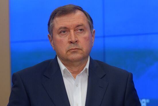 Round table on priorities for governments of Donetsk and Lugansk people's republics