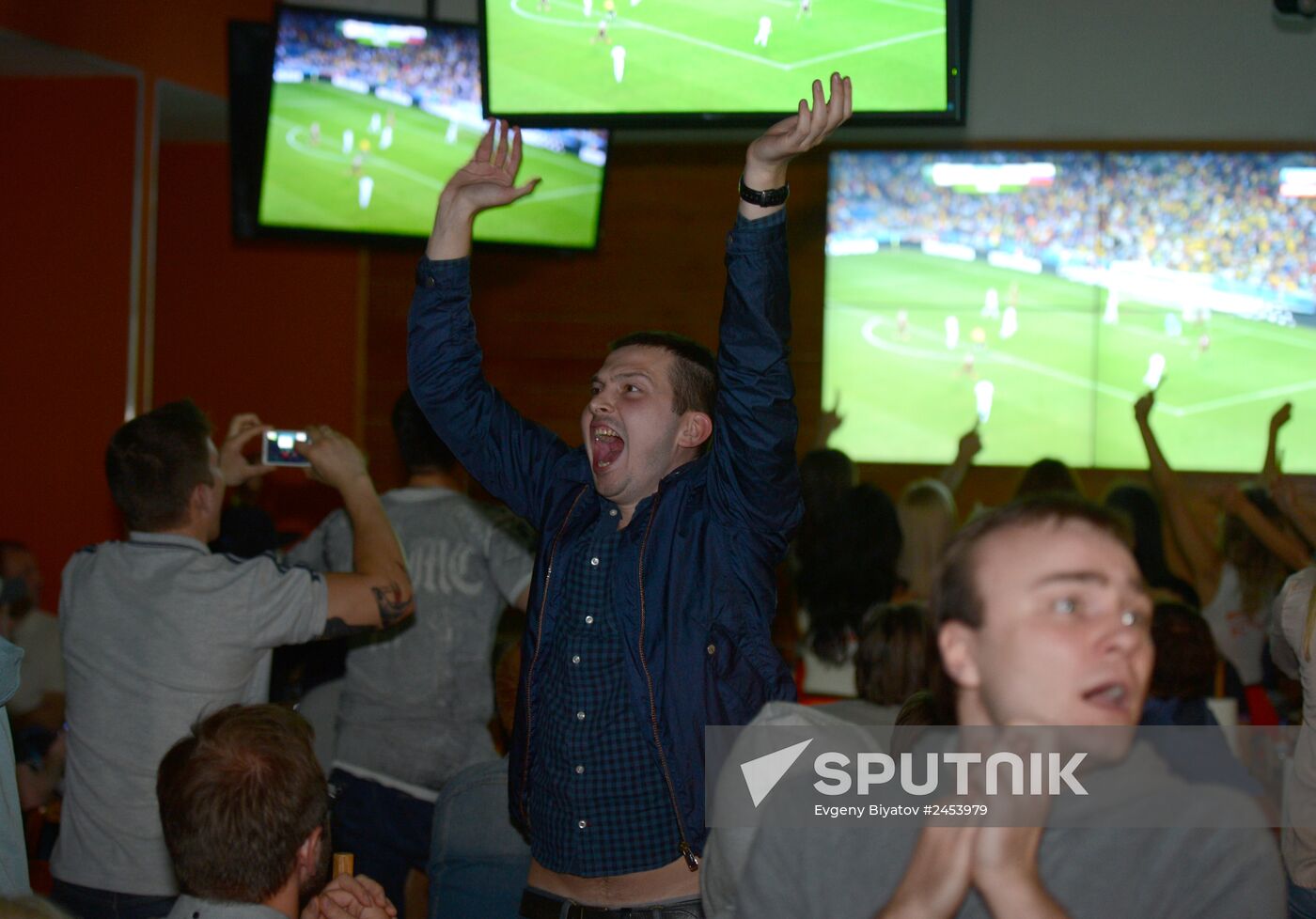 Football. 2014 FIFA World Cup. Algeria vs. Russia. Broadcast