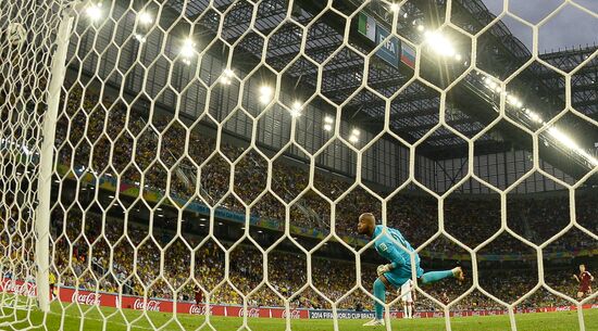 Football. 2014 FIFA World Cup. Algeria vs. Russia