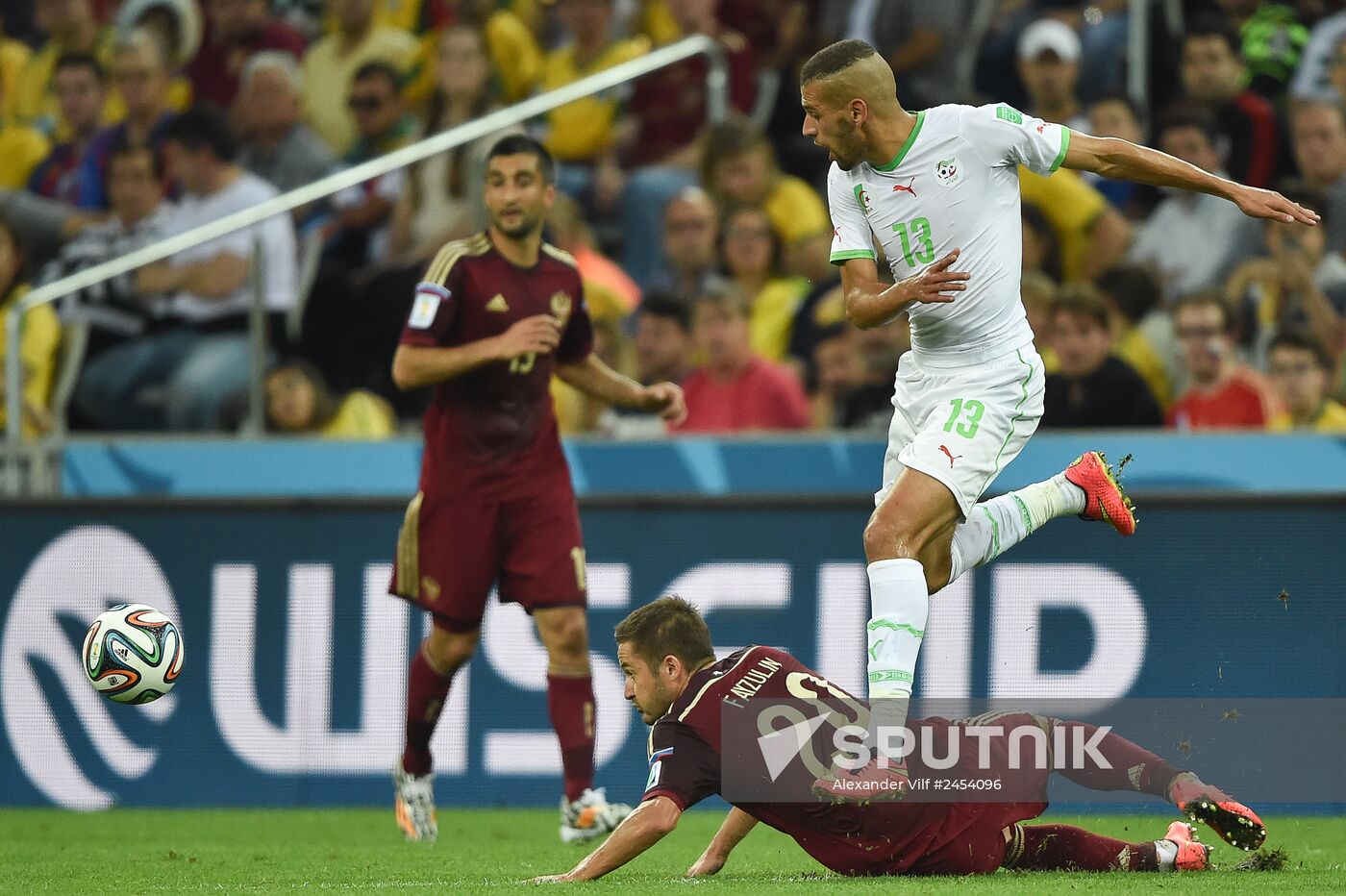 Football. 2014 FIFA World Cup. Algeria vs. Russia