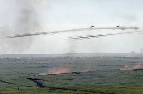 Central Military District's troops train in Chebarkul range