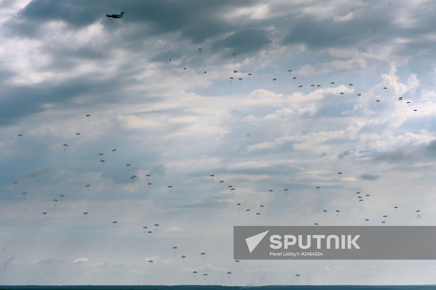 Central Military District's troops train in Chebarkul range