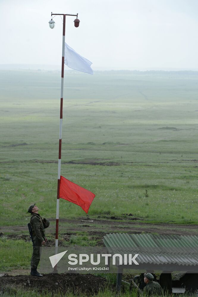 Central Military District's troops train in Chebarkul range