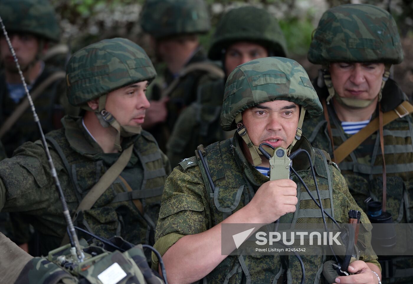 Central Military District's troops train in Chebarkul range