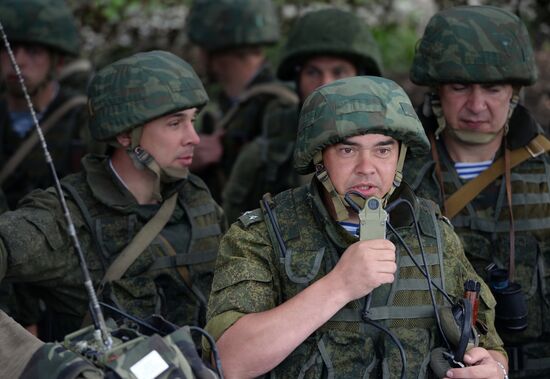 Central Military District's troops train in Chebarkul range