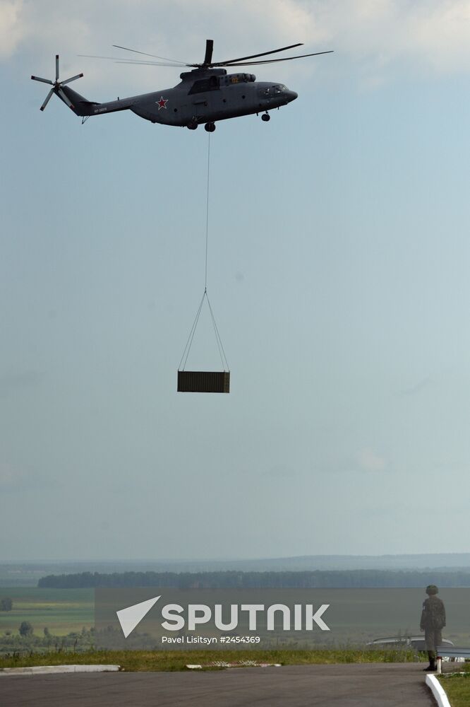 Central Military District's troops train in Chebarkul range