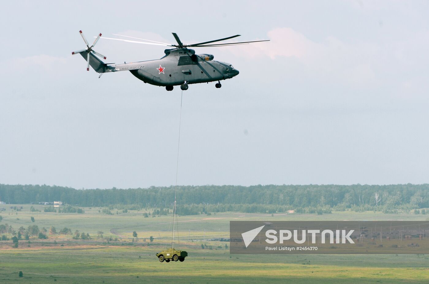 Central Military District's troops train in Chebarkul range