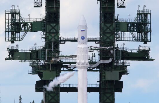 Launch of Angara rocket delayed for one day after automatic cancellation