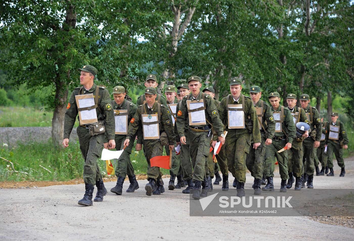 Central Military District's troops train in Chebarkul range