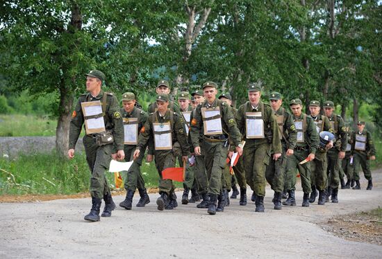 Central Military District's troops train in Chebarkul range