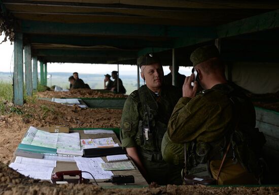 Central Military District's troops train in Chebarkul range