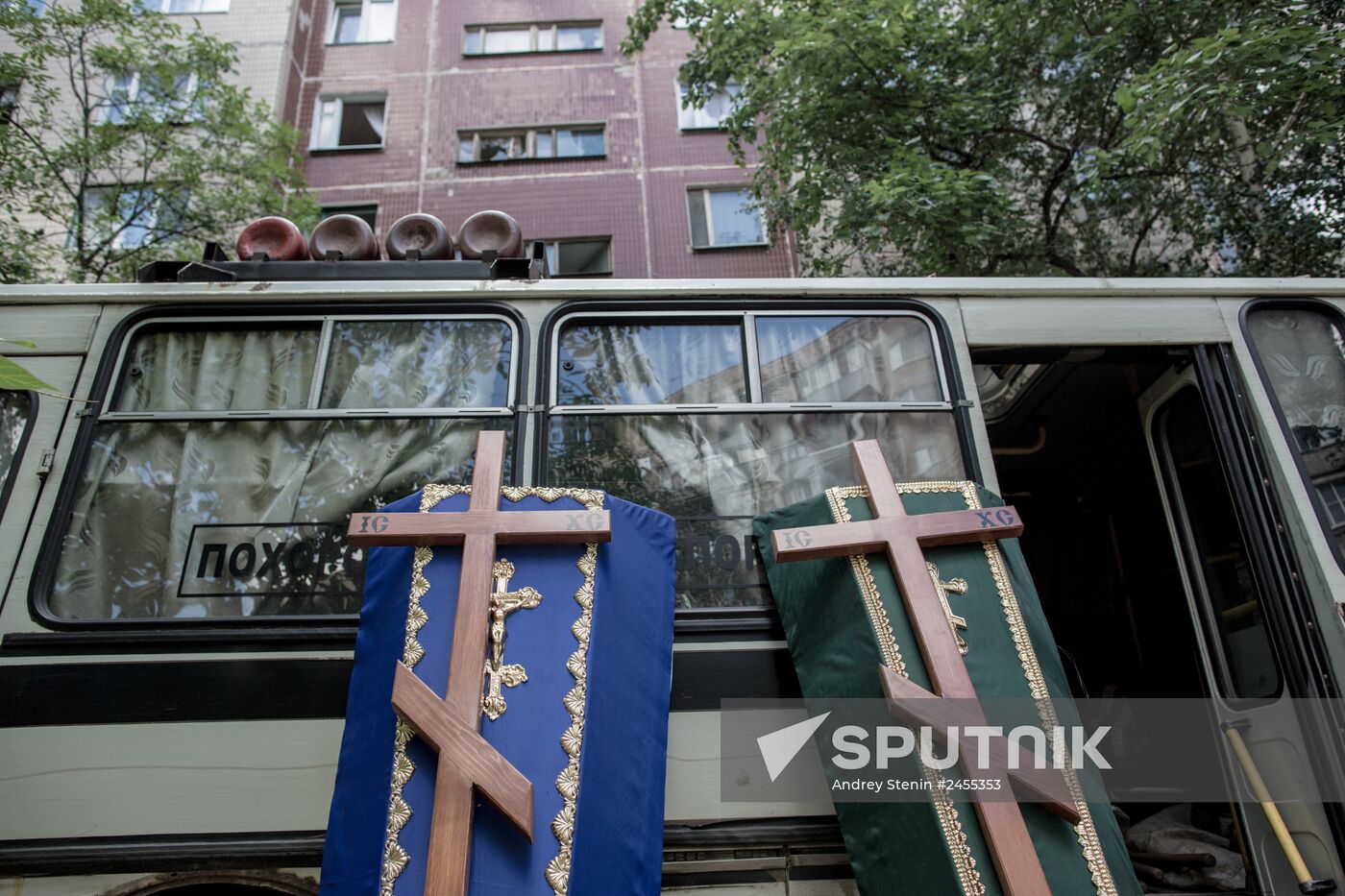Ukrainian army shells Artyom microdistrict in Slavyansk