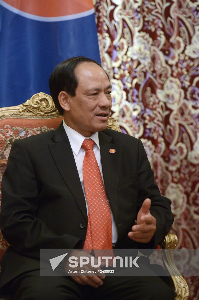Russian Minister of Foreign Affairs Sergei Lavrov meets with ASEAN Secretary General H. E. Le Luong Minh
