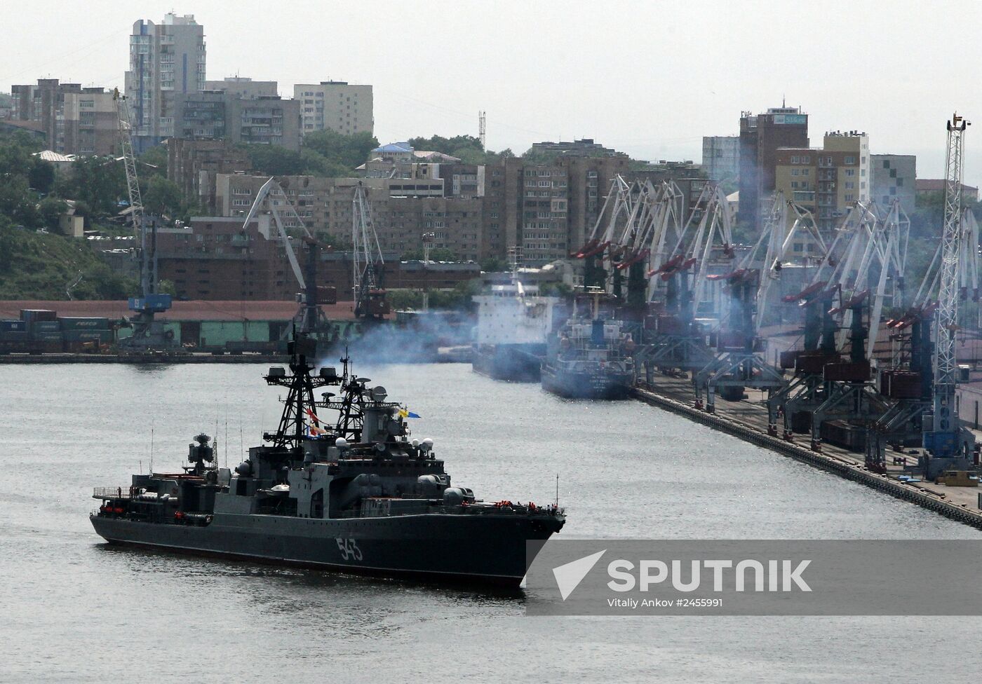 Ceremonial welcome for Pacific Fleet ships in Vladivostok