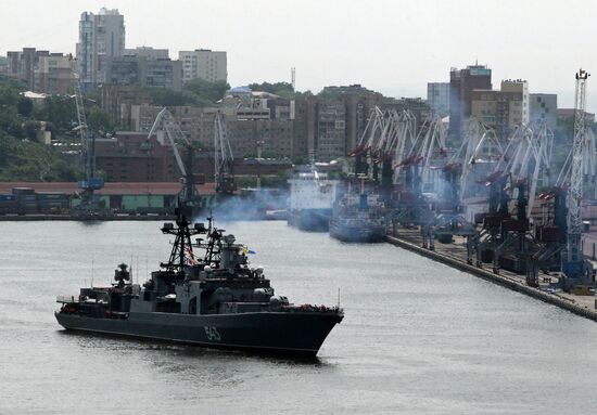Ceremonial welcome for Pacific Fleet ships in Vladivostok