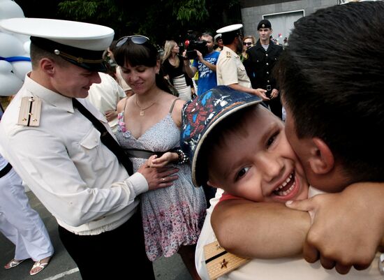 Ceremonial welcome for Pacific Fleet ships in Vladivostok