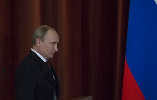 Vladimir Putin meets with Russian ambassadors