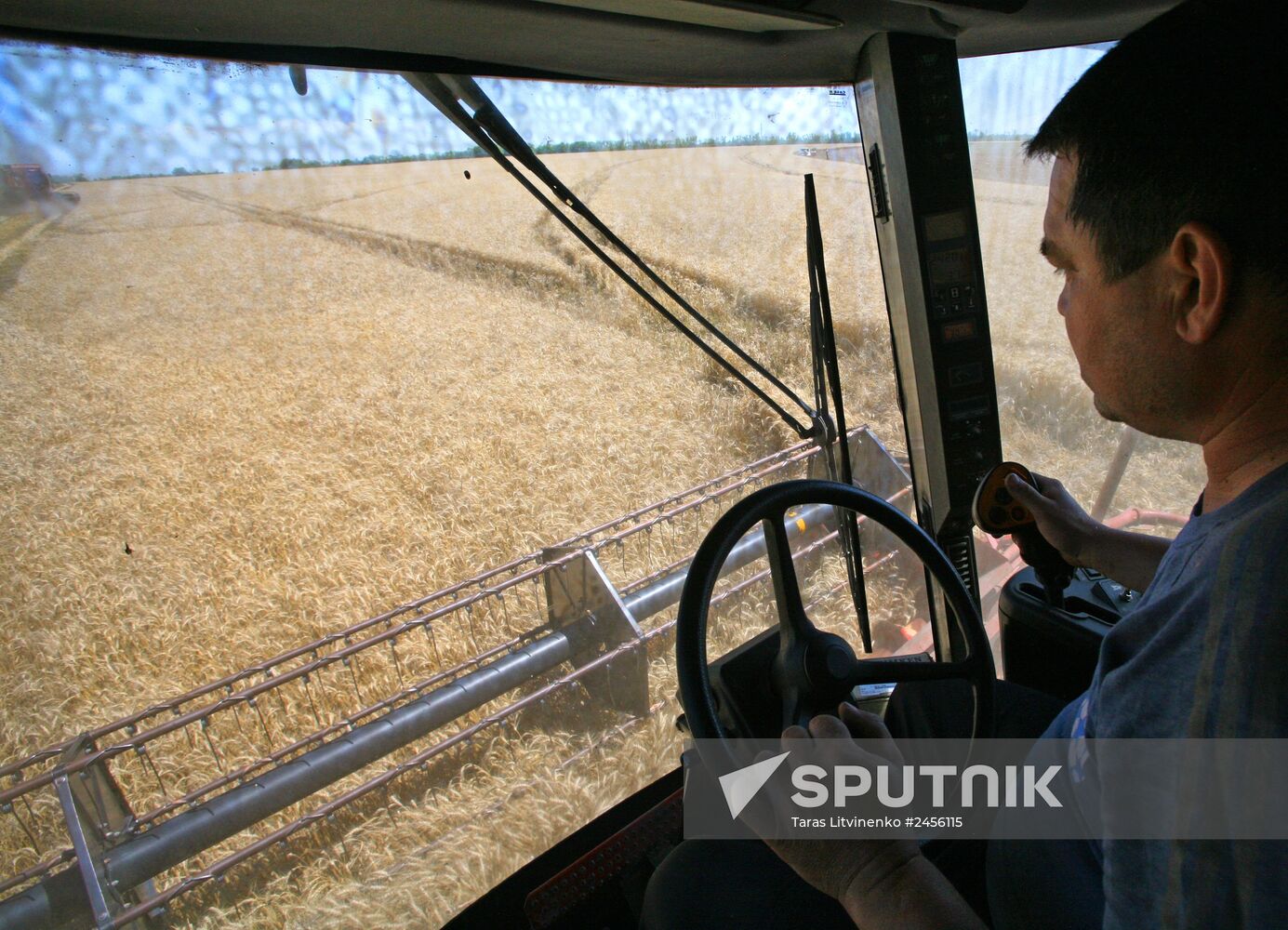 Harvesting grain crops in Crimea