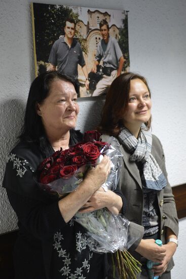 Paying last respects to TV cameraman Anatoly Klyan