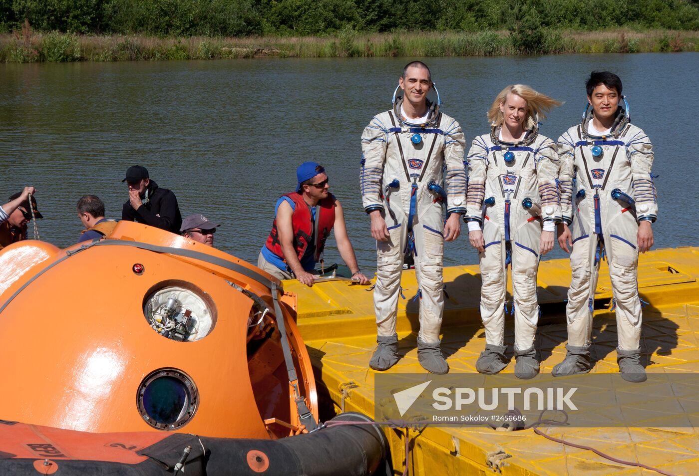 Training of 48/49 ISS crew in Noginsk