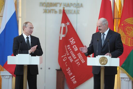 Vladimir Putin visits Belarus