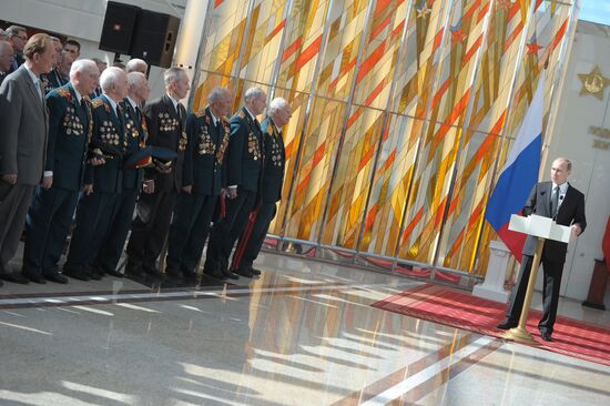 Vladimir Putin visits Belarus