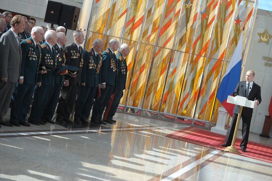 Vladimir Putin visits Belarus