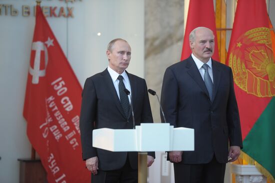 Vladimir Putin visits Belarus