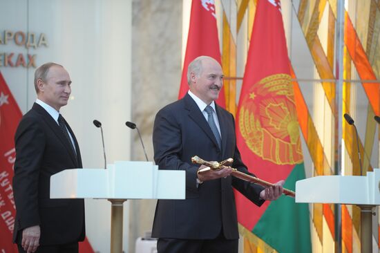 Vladimir Putin visits Belarus