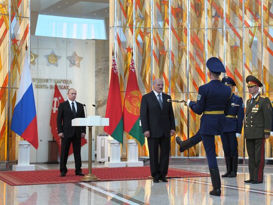 Vladimir Putin visits Belarus