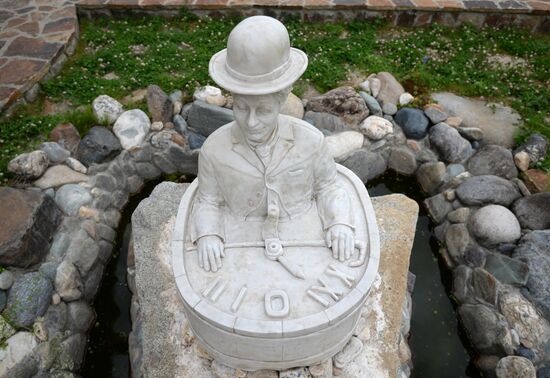 Sculptor Vladimir Voichishin of Altai Region